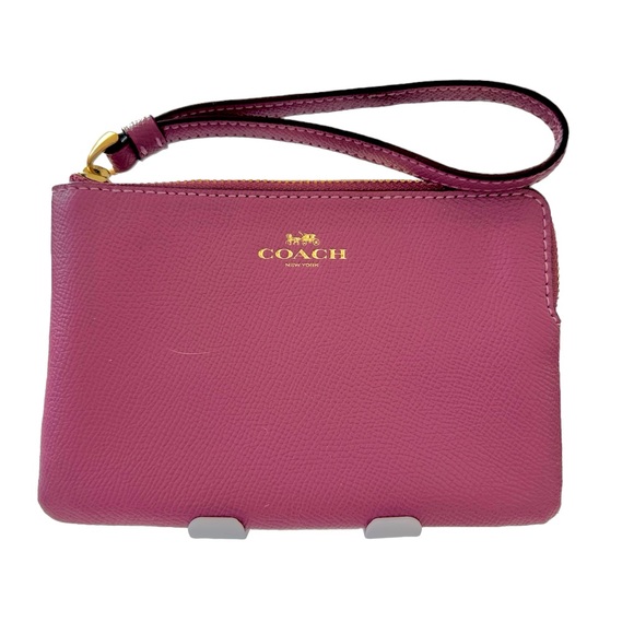 Coach primrose color pebbled leather wristlet. NWT perfect for summer & all year - Picture 2 of 8